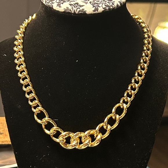286. Dior Gold Chain Necklace with Crystal Accents (with COA) - Picture 6 of 6